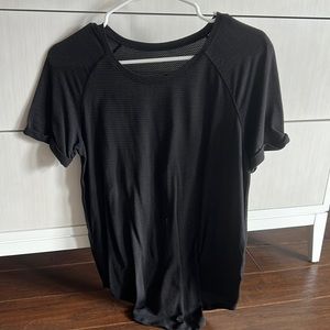 Lululemon workout shirt